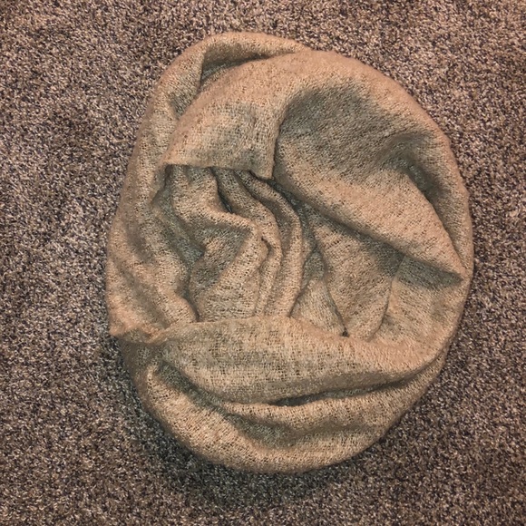 Scarf - Picture 1 of 2